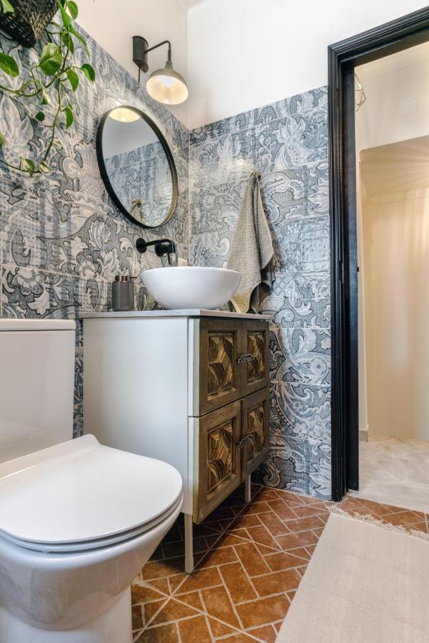 Arty Vintage Townhouse With Rooftop Shower & Sun Loungers Olhão Exterior foto